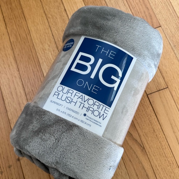 The Big One Bedding The Big One Oversized Supersoft Plush Throw